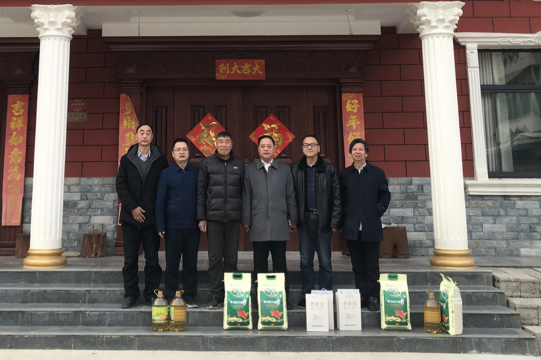 1642397254.jpg 河北张家口市场一线将士范培宁家属.jpg